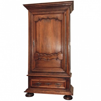 18th c. French Walnut Grand Bonnetiere